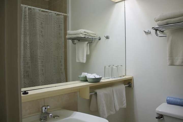 Room 9 of 20