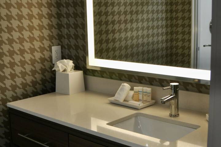 Bathroom sink