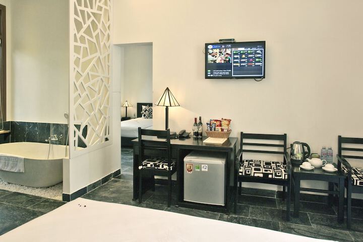 Room 13 of 45