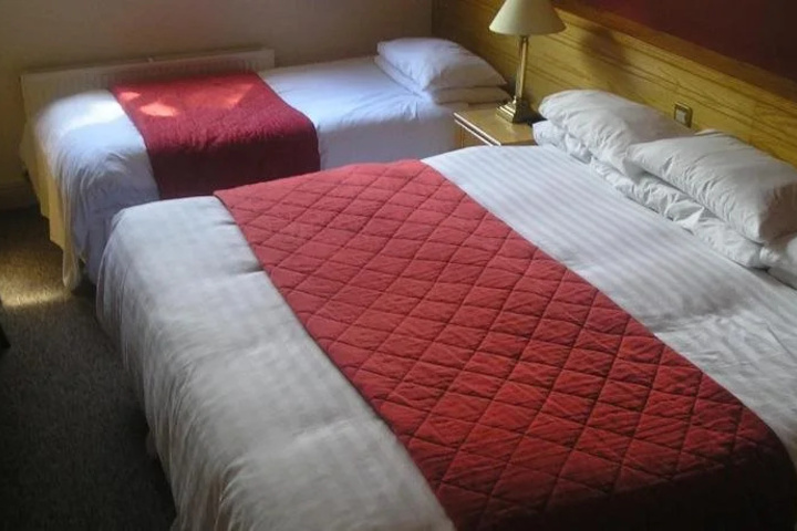 Room 4 of 15