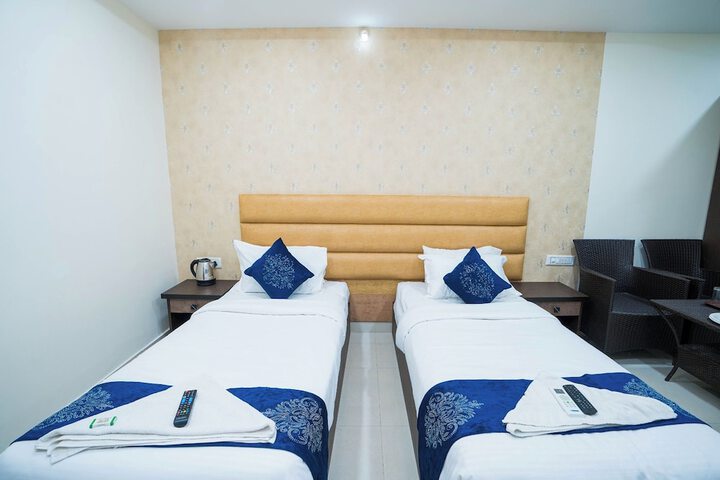 Room 8 of 34