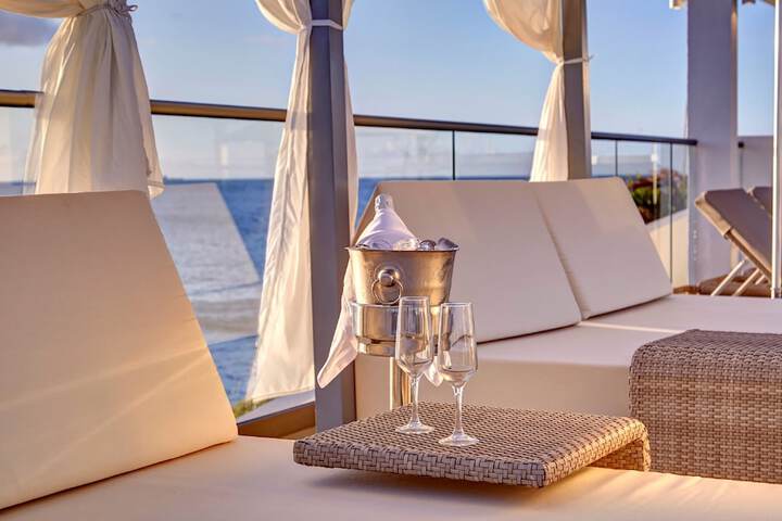Sundeck 240 of 255