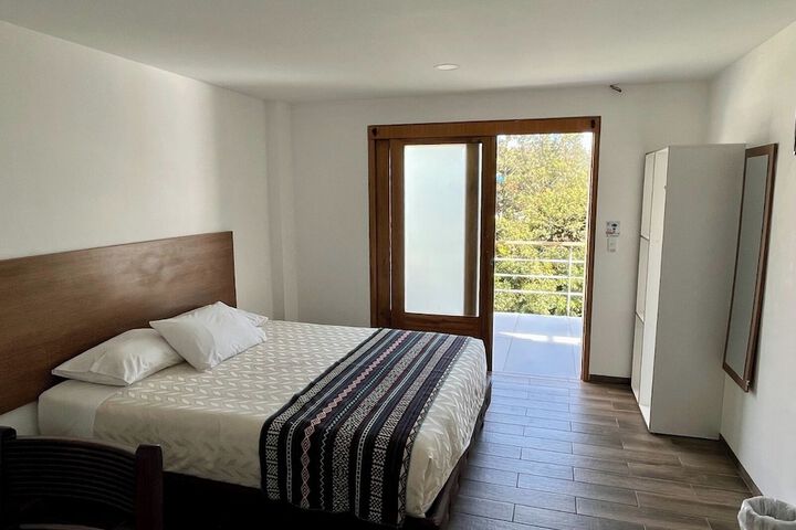 Room 6 of 48