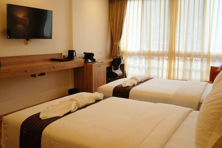 Room 3 of 20