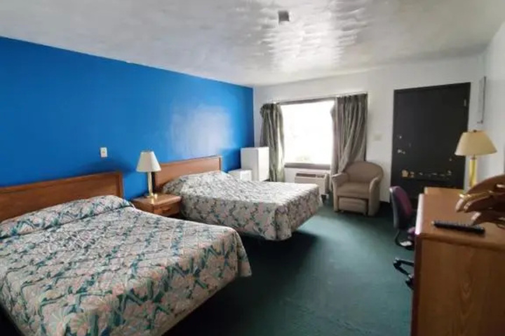 Room 4 of 5