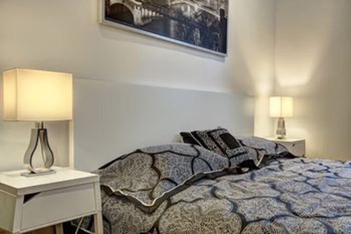Room 9 of 31