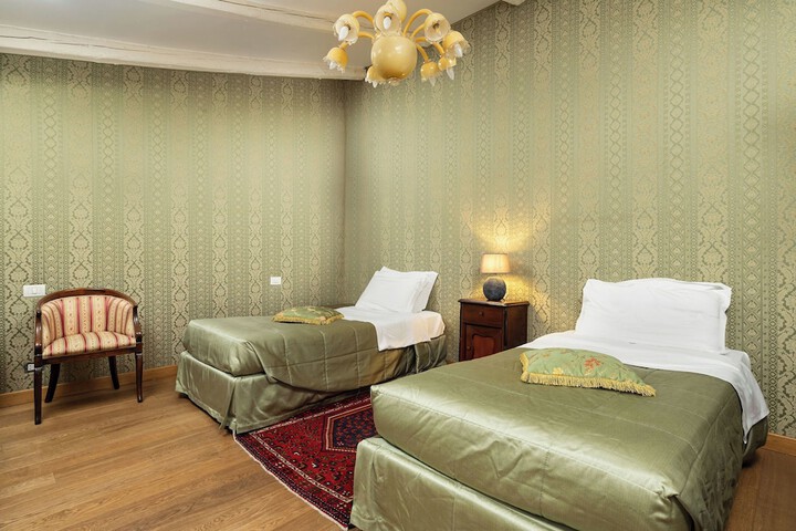 Room 37 of 81