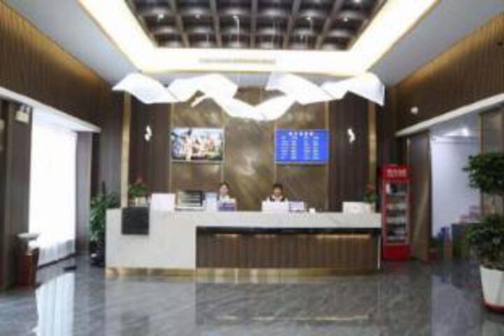 Zhongzhou Holiday Hotel