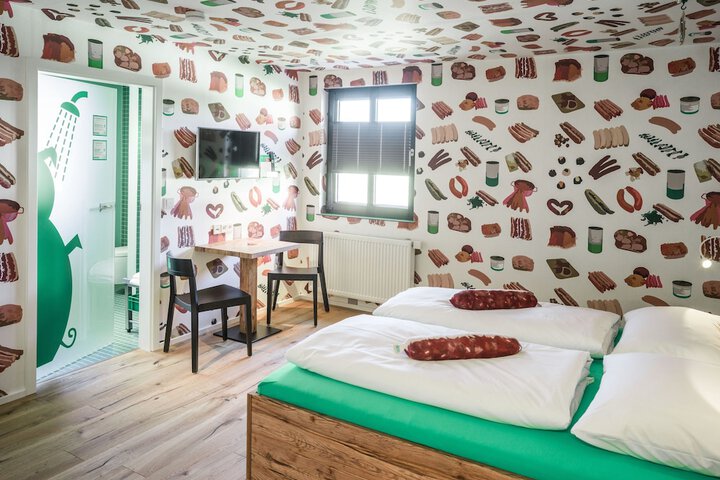 Room 7 of 39