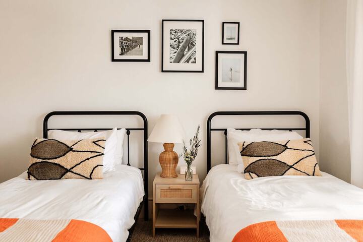 Room 2 of 36