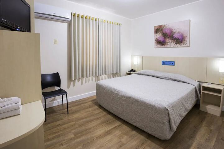 Room 12 of 84