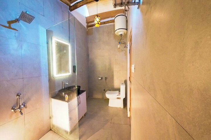 Room 8 of 15