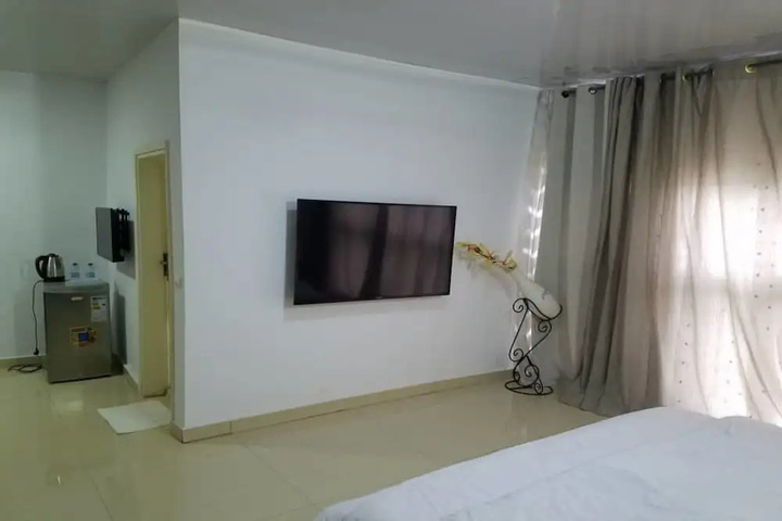 Room 2 of 19