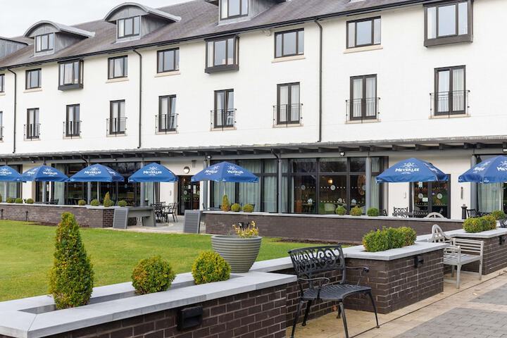 Hotel Exterior 192 of 204