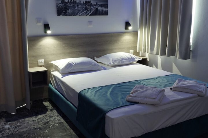 Room 7 of 76