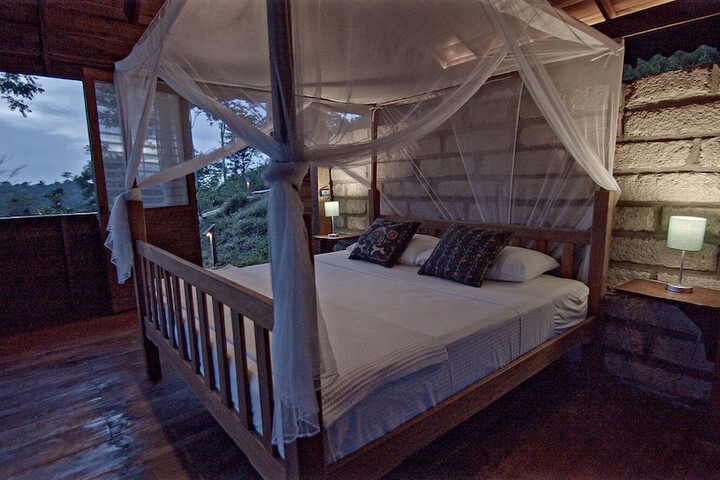 Room 3 of 47