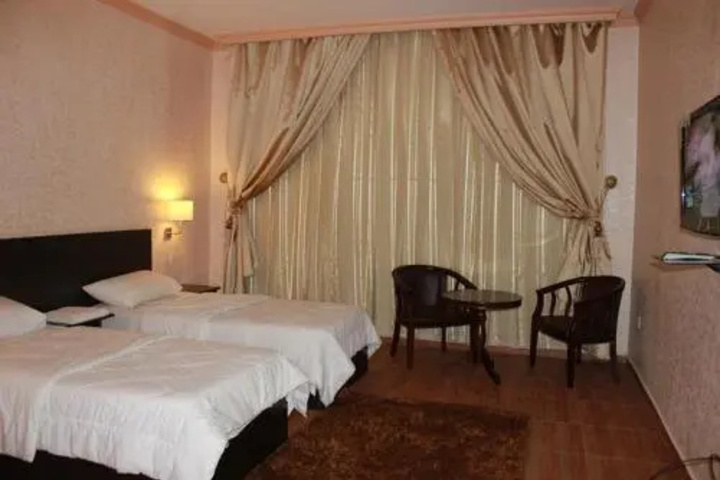 Room 5 of 13