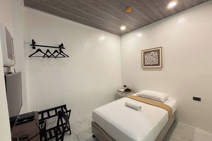 Room 18 of 96