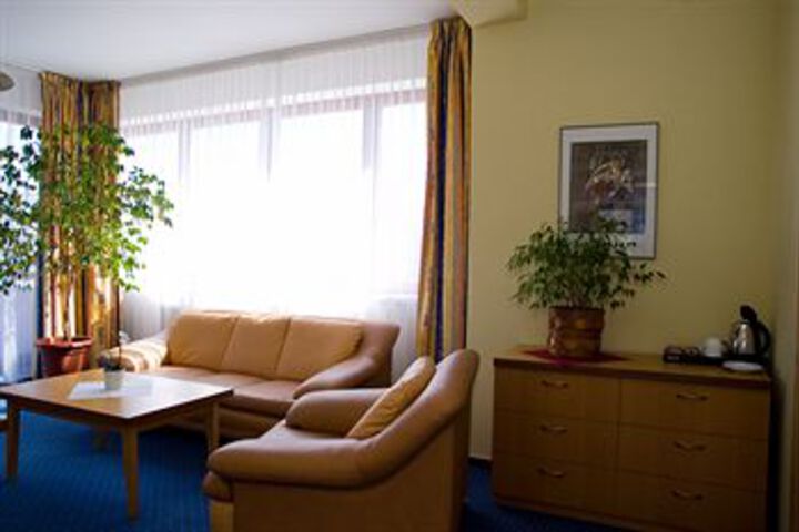 Room 54 of 67