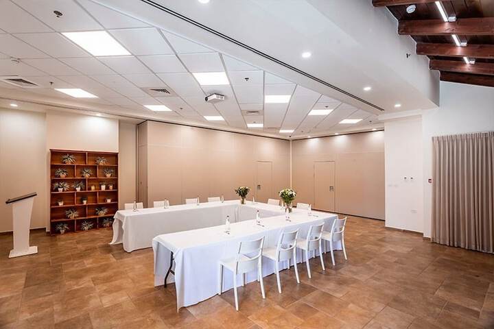 Business Center 48 of 65