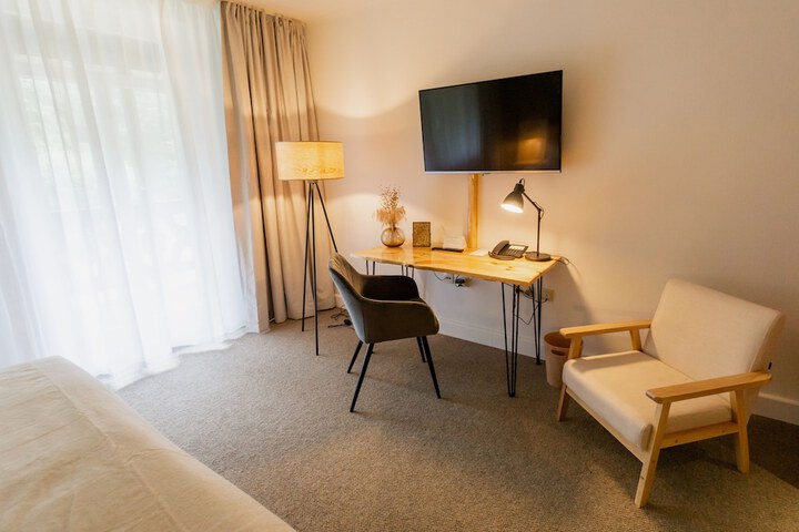 Room 18 of 132