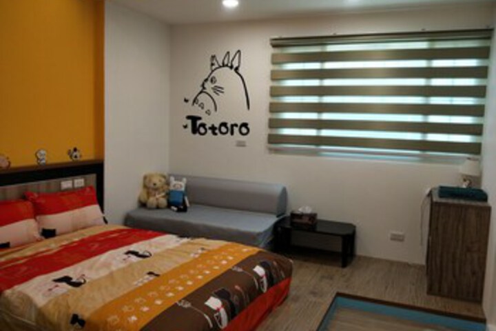 Room 33 of 40