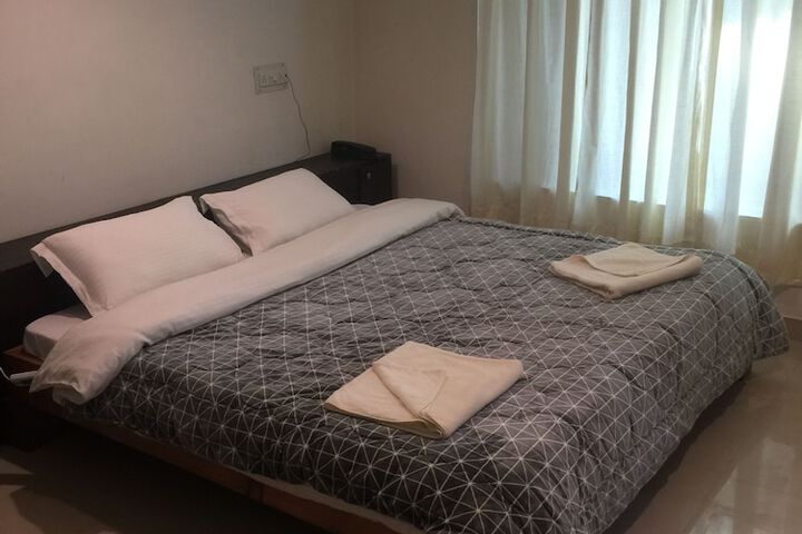 Room 10 of 29