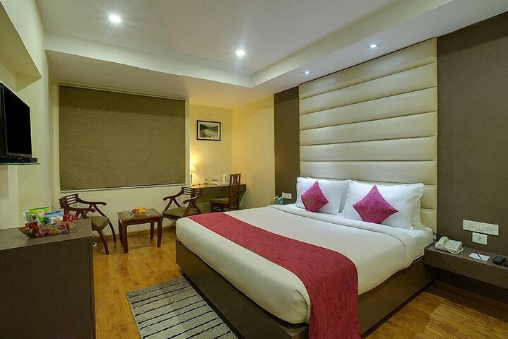 Room 3 of 6