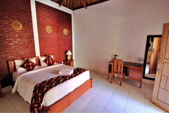 Room 10 of 44