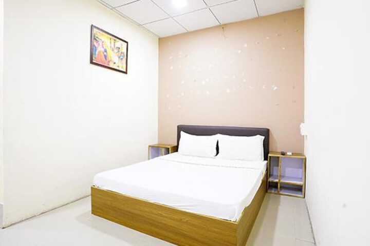 Room 11 of 21