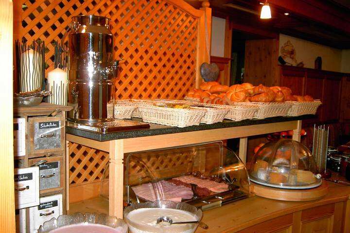 Dining 44 of 61