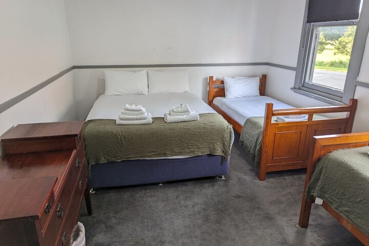 Room 2 of 31