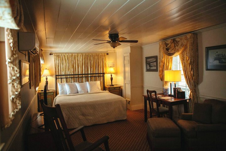 Room 42 of 153