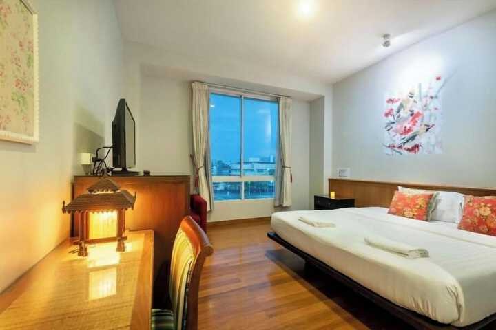 Room 8 of 29