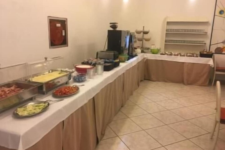 Dining 26 of 41