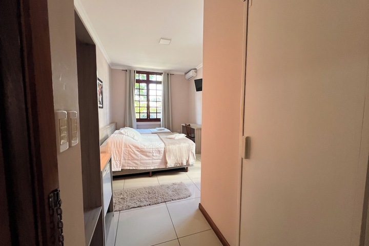 Room 46 of 206