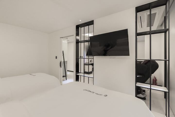 Room 14 of 52