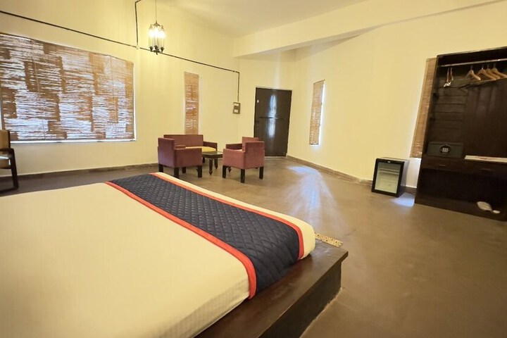 Room 14 of 66