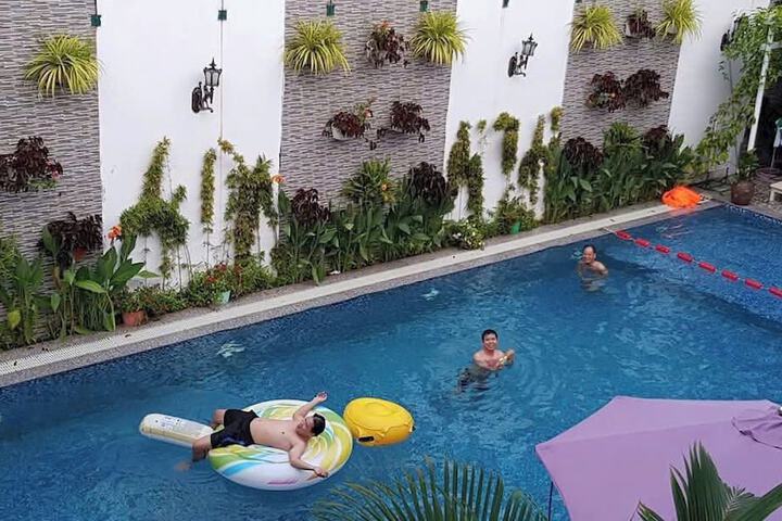 Pool 32 of 42