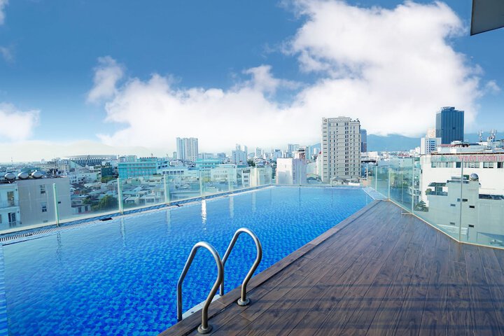 Pool 53 of 67