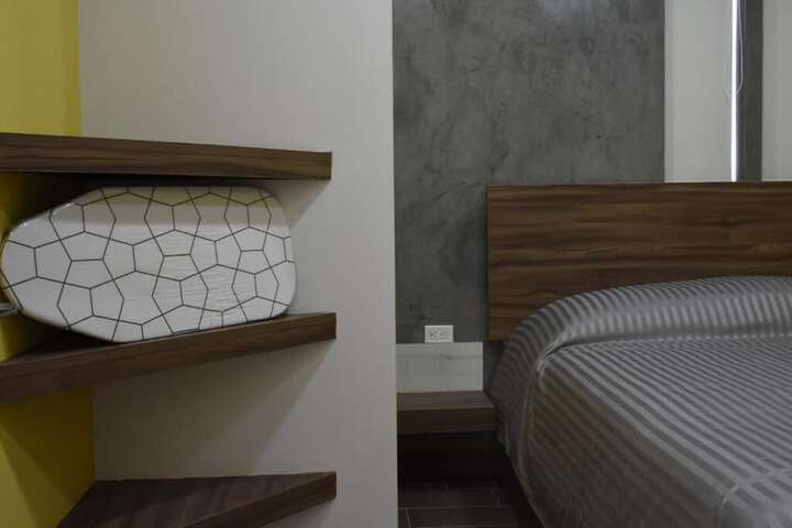 Room 18 of 158
