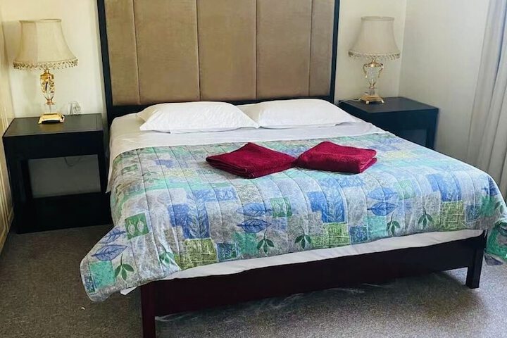 Room 42 of 80