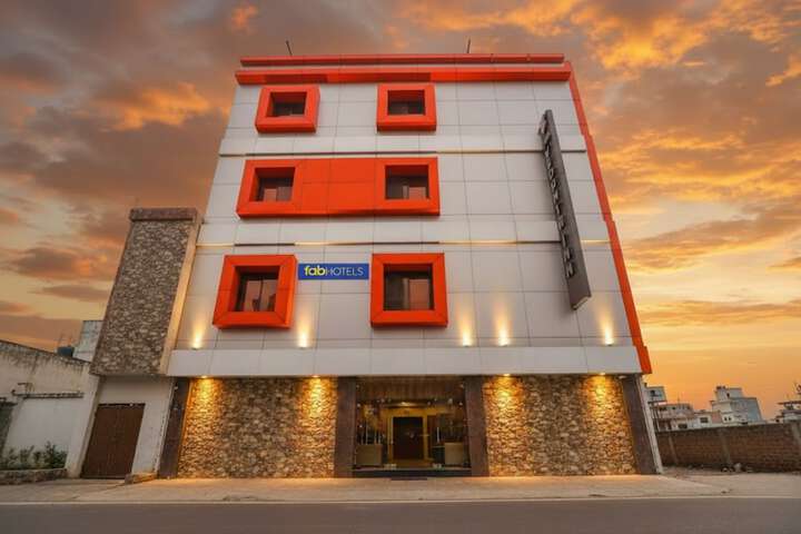 Fabhotel Vedanta Inn