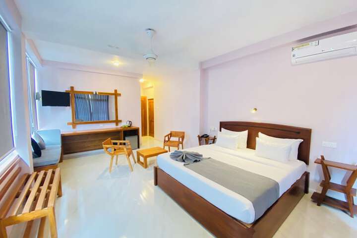 Room 6 of 74