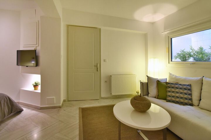 Room 18 of 37