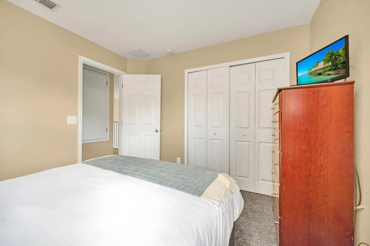 Room 5 of 23