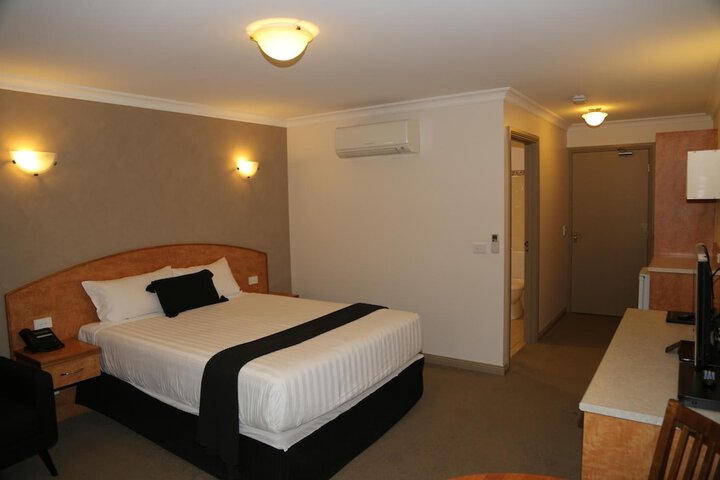 Room 11 of 39