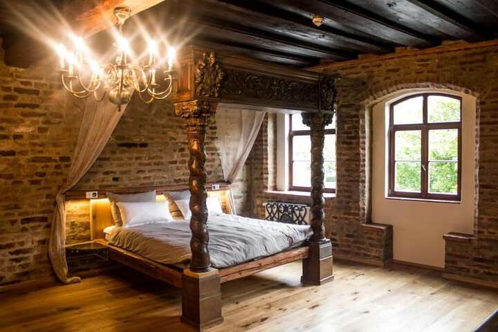 Room 3 of 13