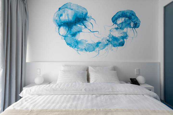 Room 5 of 6