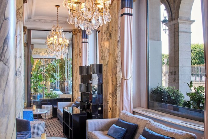 Entrance & Lobby